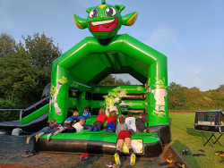 SpringDing GbR Hüpfburgverleih, Rouncy Bouncy, Hüpfburg mieten, Kinder, Spaß, Fußball, IPS, Interactive